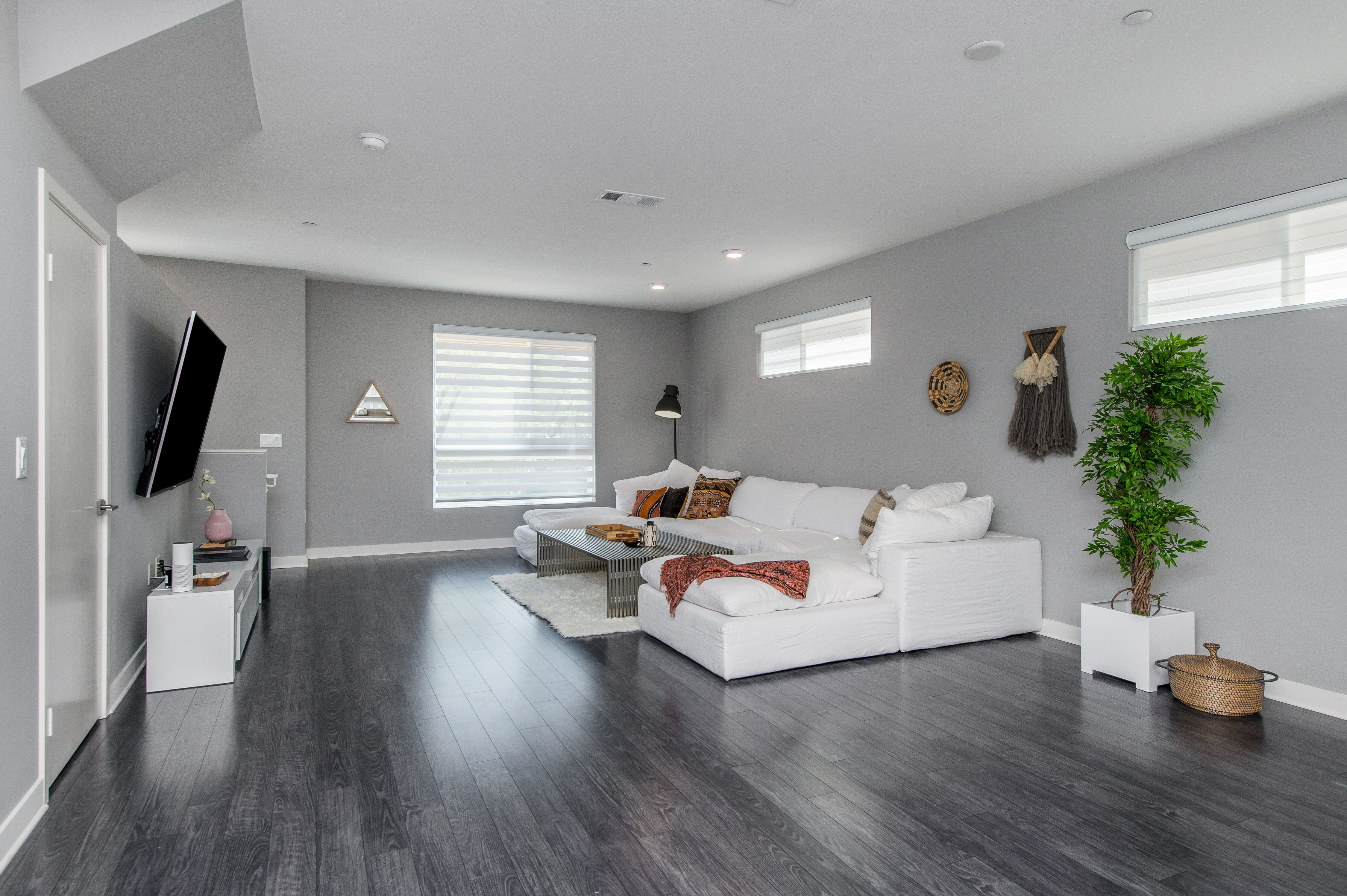 Gorgeous Home in NELA RiverPark Community image 3